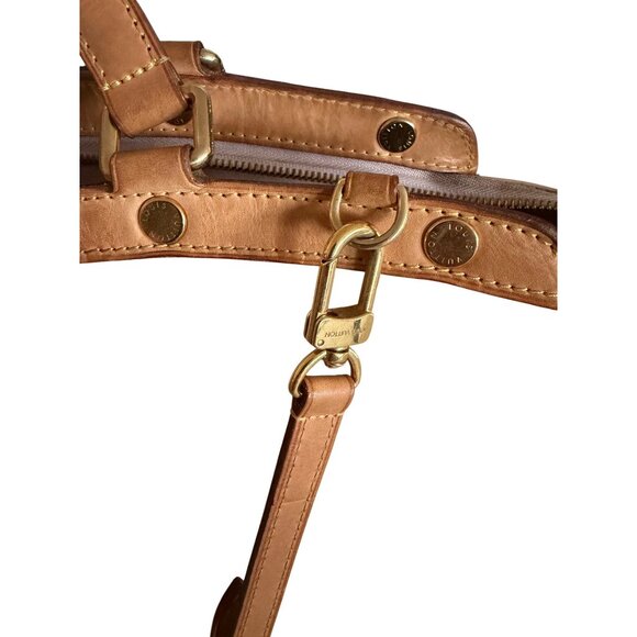 LOUIS VUITTON Beige Poudre Monogram Vernis Brea MM Bag - Picture 11 of 16